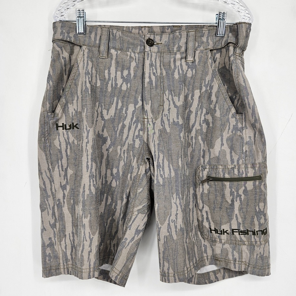 Huk Fishing Shorts Mens Medium Camo Cargos Utility Pocket Outdoor Performance